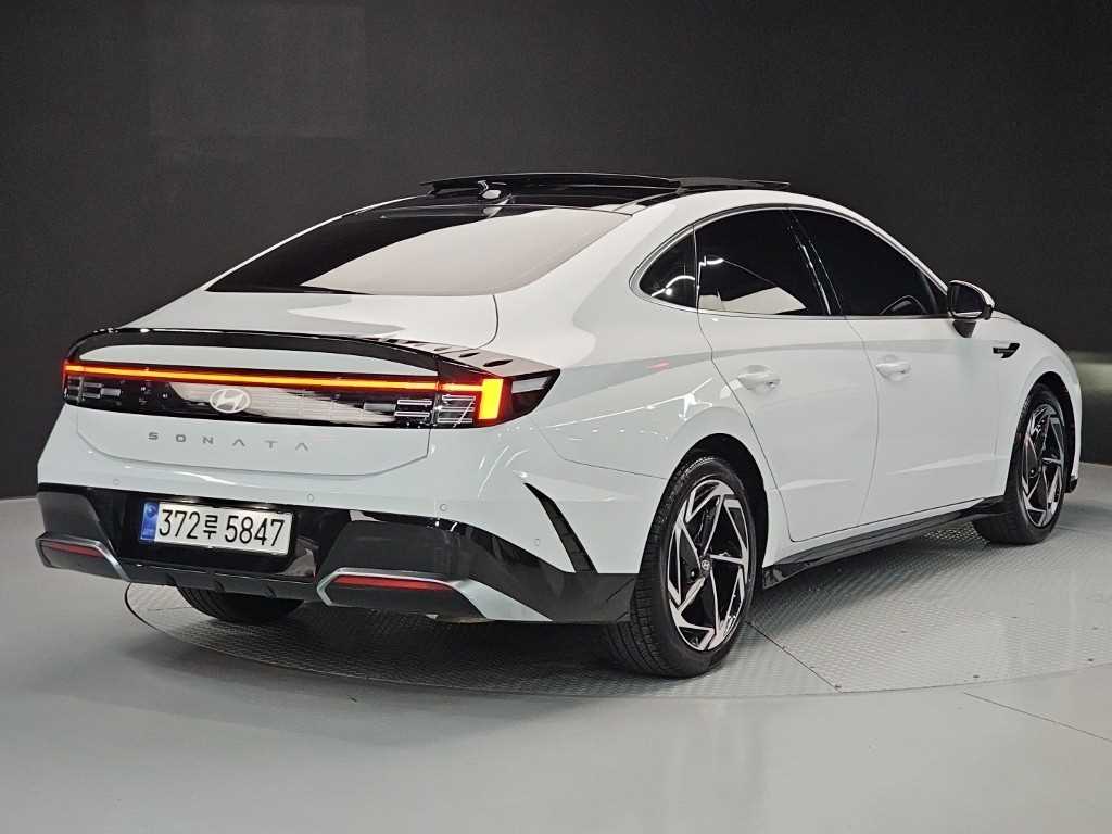 HYUNDAI Sonata - Vista 6