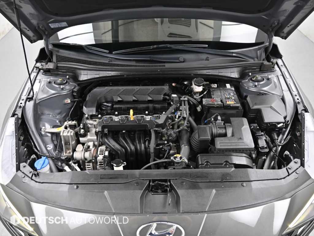HYUNDAI Avante - Vista 8