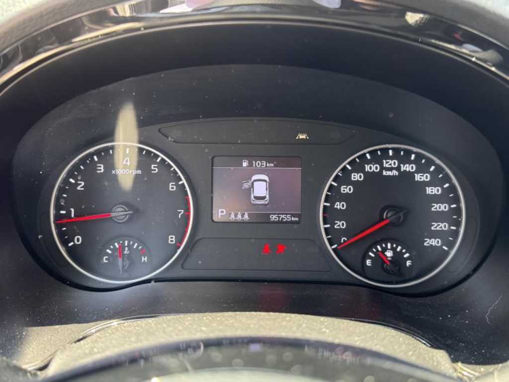 KIA Seltos - Vista 8
