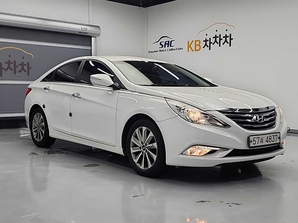 HYUNDAI Sonata - Vista 6