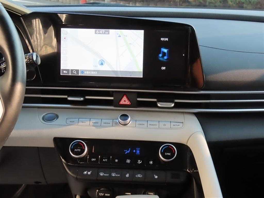 HYUNDAI Avante - Vista 12