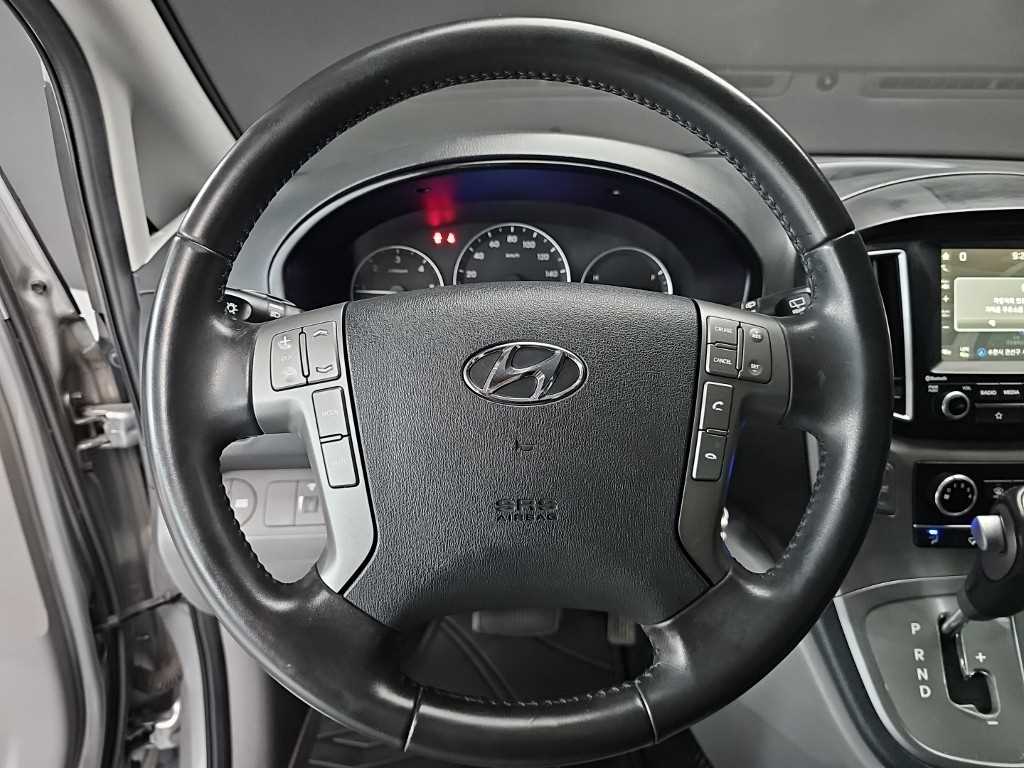 HYUNDAI Starex - Vista 11