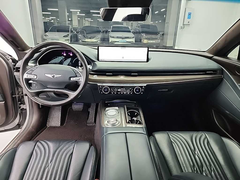 Genesis G80 - Vista 9