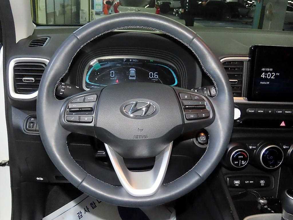 HYUNDAI Venue - Vista 10