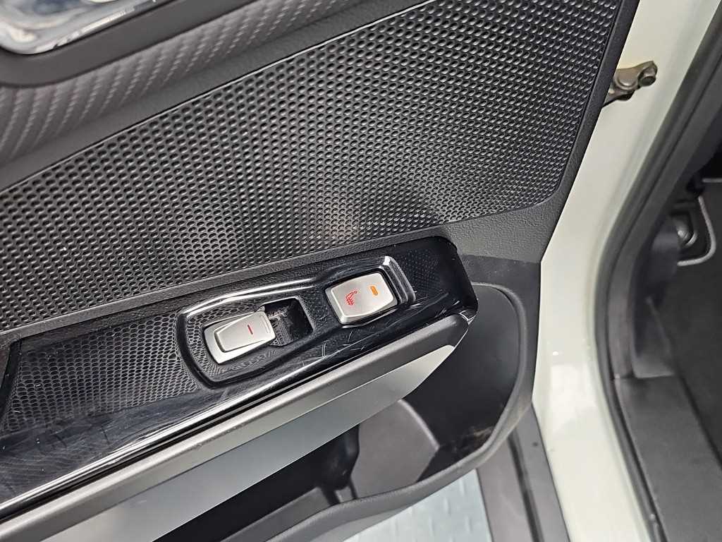 Ssangyong Tivoli 2017 Blanco - Importación desde Corea - HF Imports Iquique - Foto 15