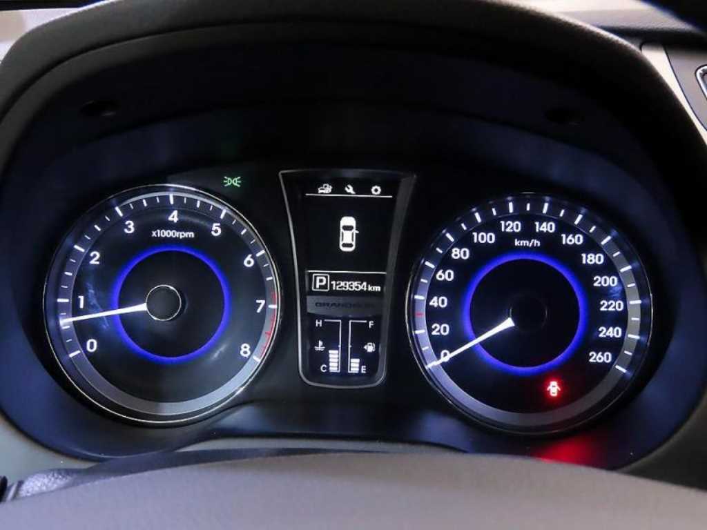 HYUNDAI Grandeur - Vista 11