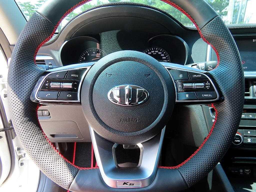 KIA K5 - Vista 10