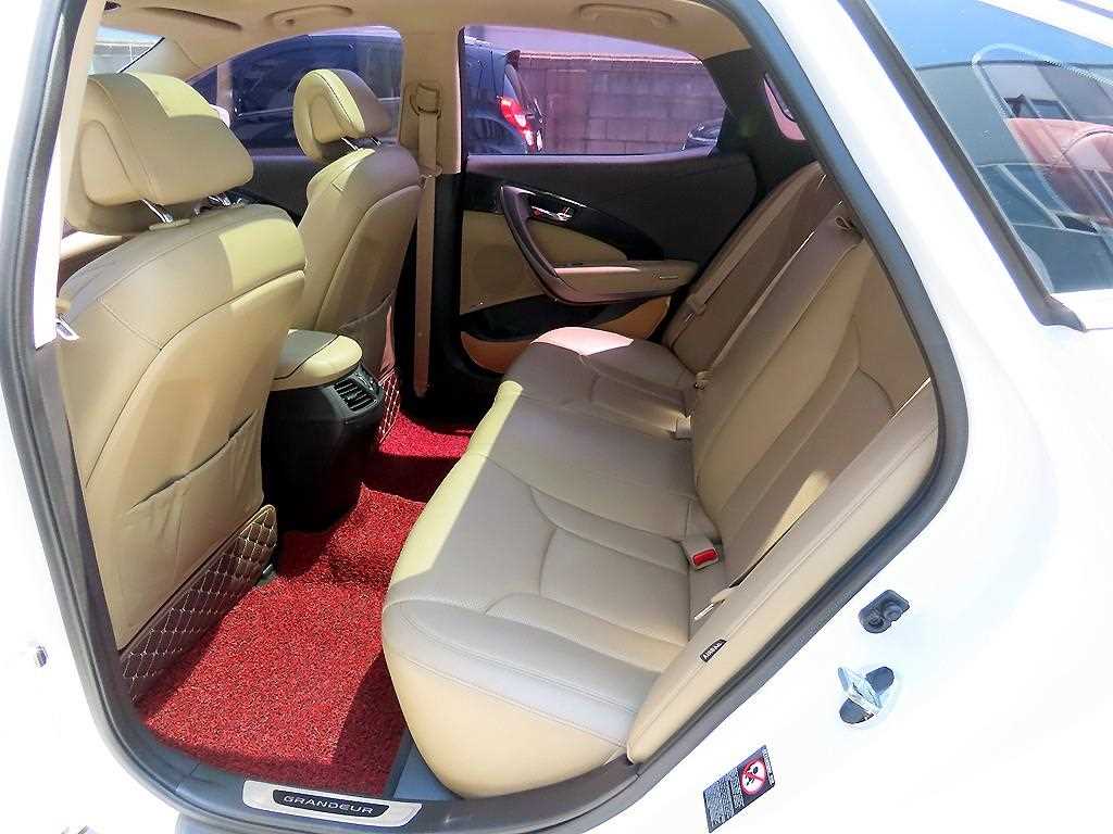 HYUNDAI Grandeur - Vista 8