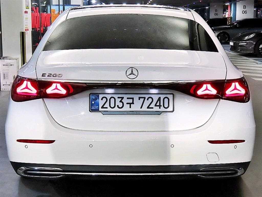 Mercedes Benz E class - Vista 7