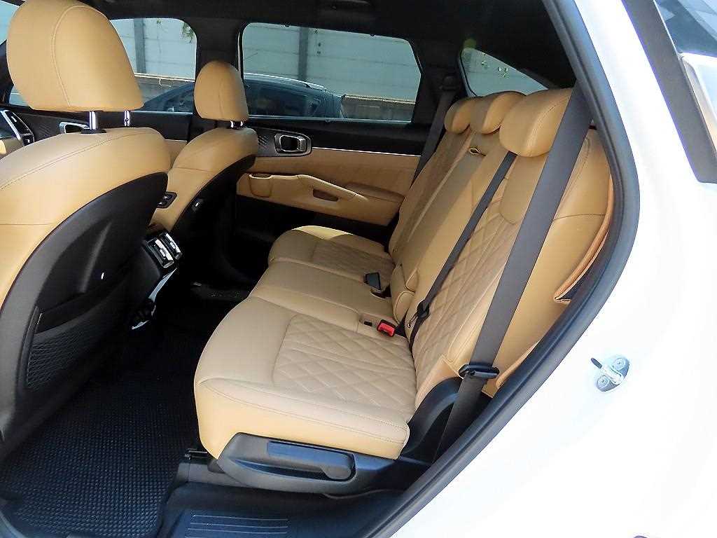 KIA Sorento - Vista 8
