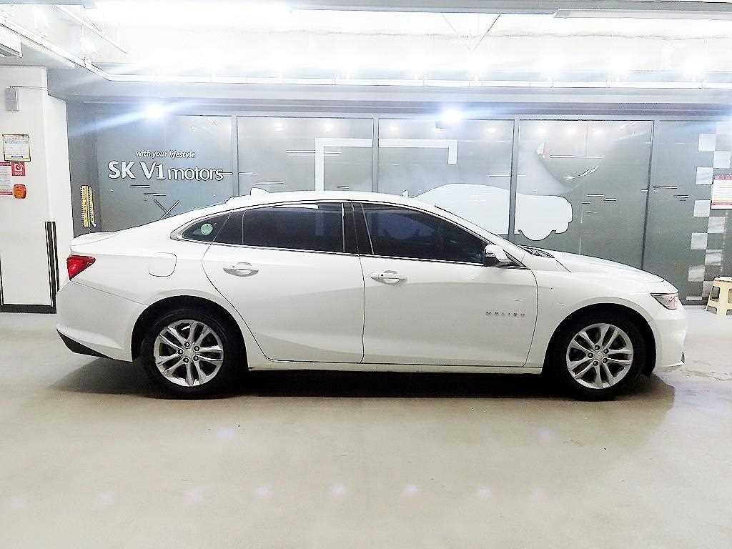 Chevrolet Malibu - Vista 3