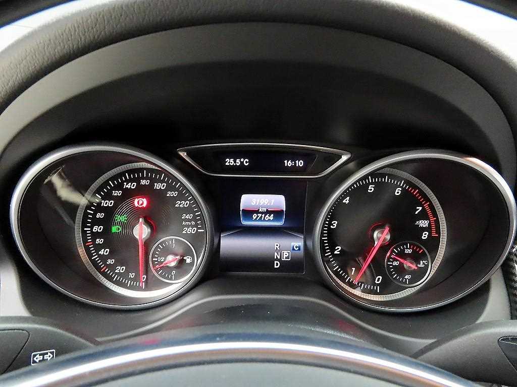 Mercedes Benz CLA Class - Vista 10