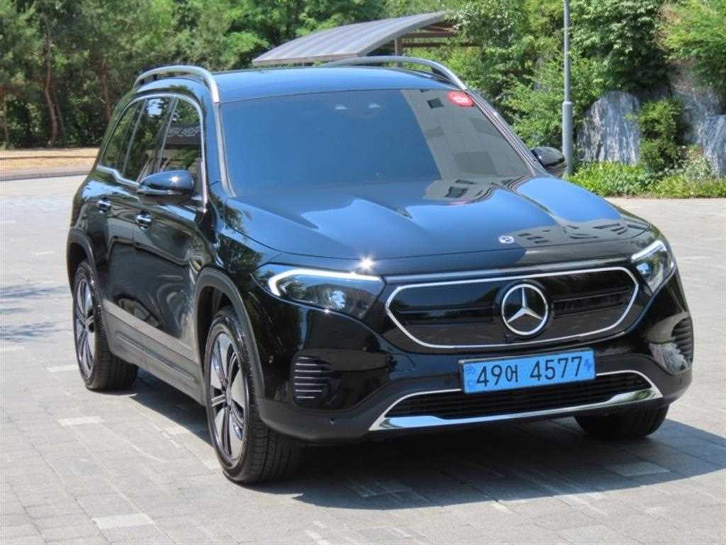 Mercedes Benz EQB - Vista 2