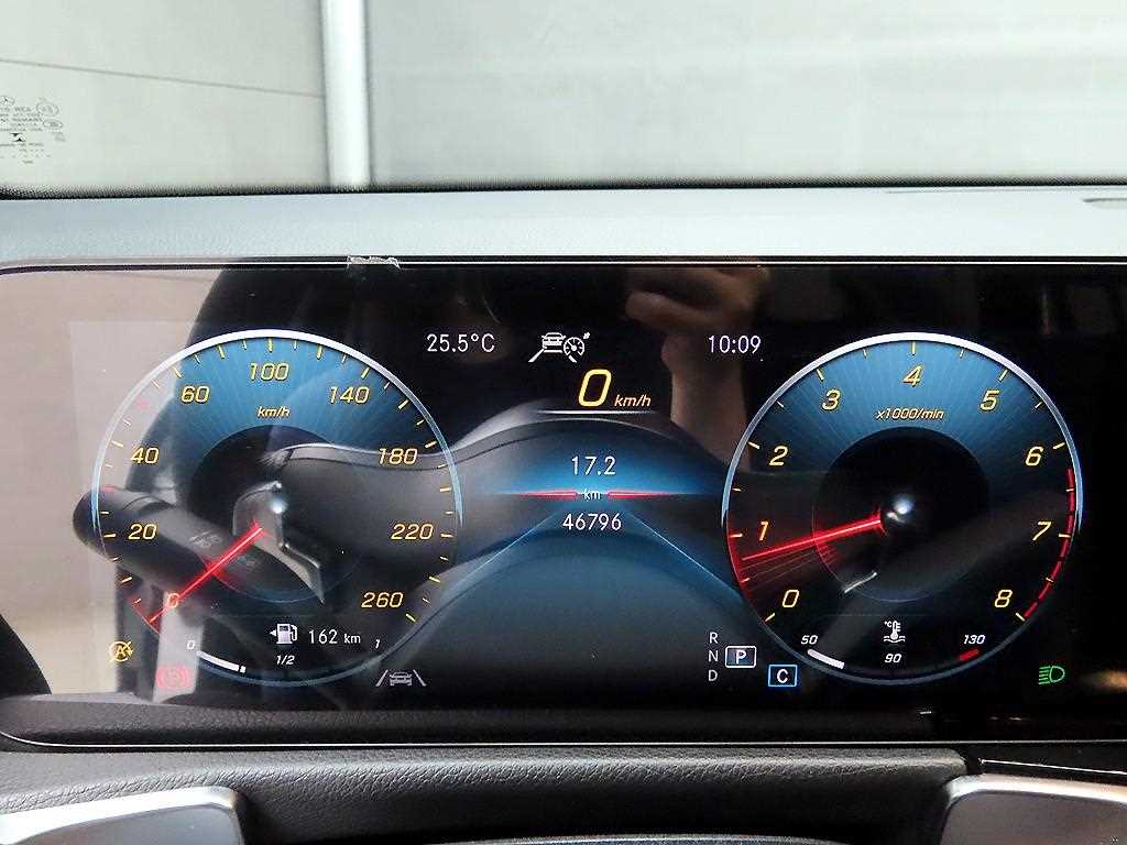 Mercedes Benz GLB Class - Vista 10