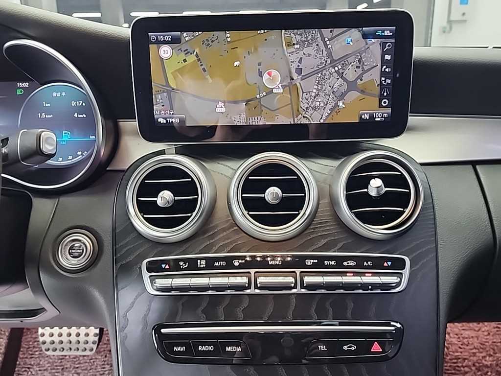 Mercedes Benz C Class - Vista 12
