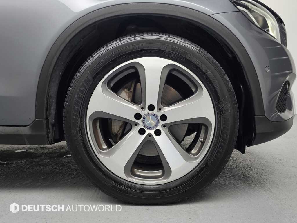 Mercedes Benz GLC Class - Vista 7