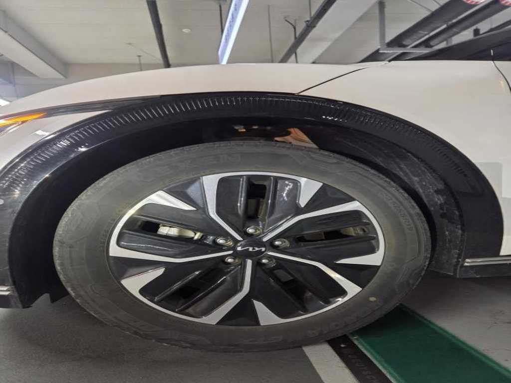 KIA EV6 - Vista 11