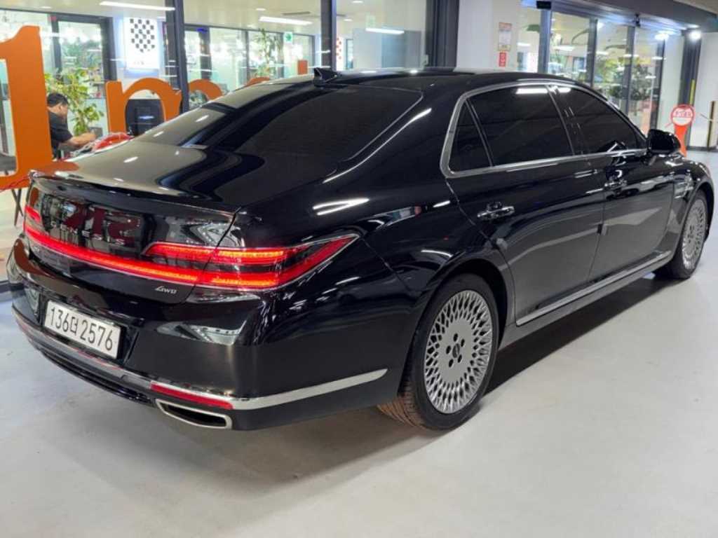 Genesis G90 - Vista 7