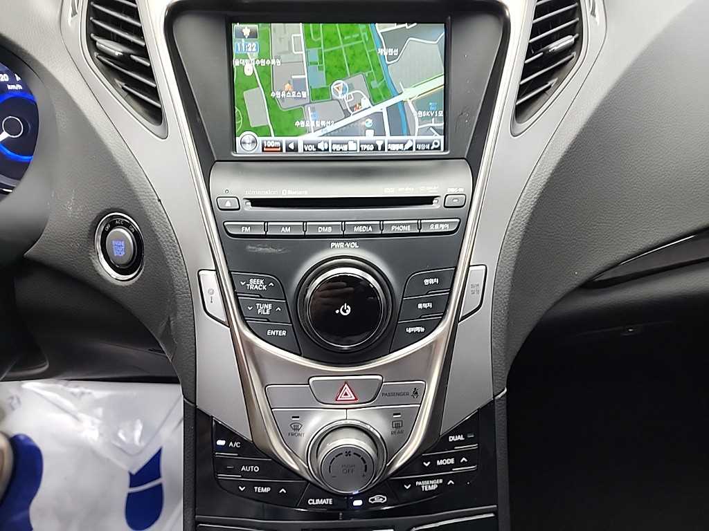 HYUNDAI Grandeur - Vista 12