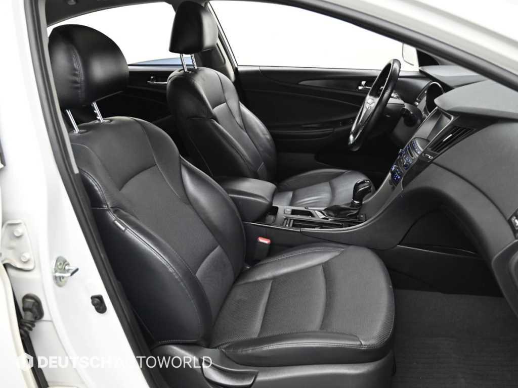 HYUNDAI Sonata - Vista 12