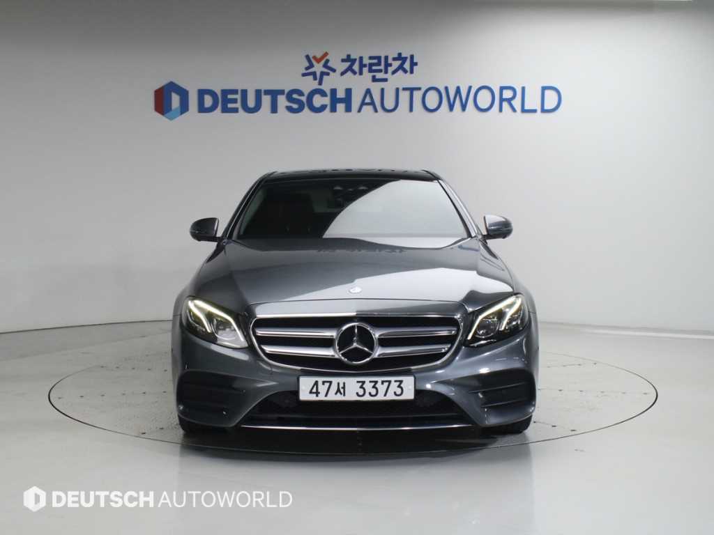 Mercedes Benz E class - Vista 3