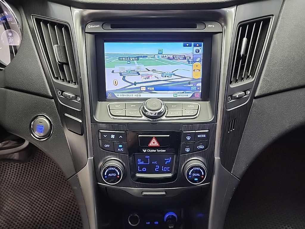 HYUNDAI Sonata - Vista 12