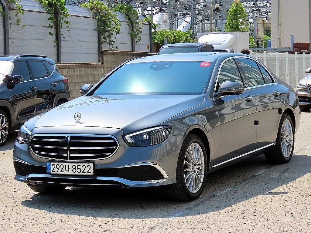 Mercedes Benz E class - Vista 2