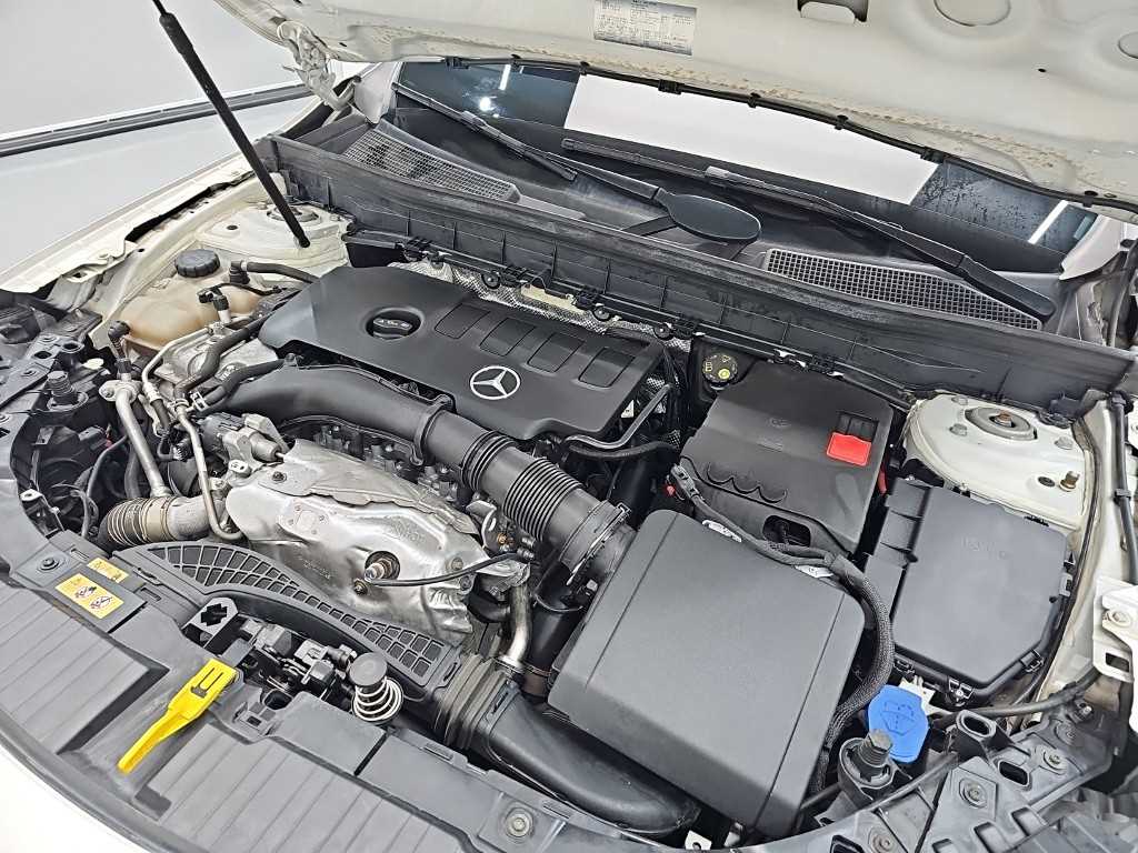 Mercedes Benz GLB Class - Vista 7