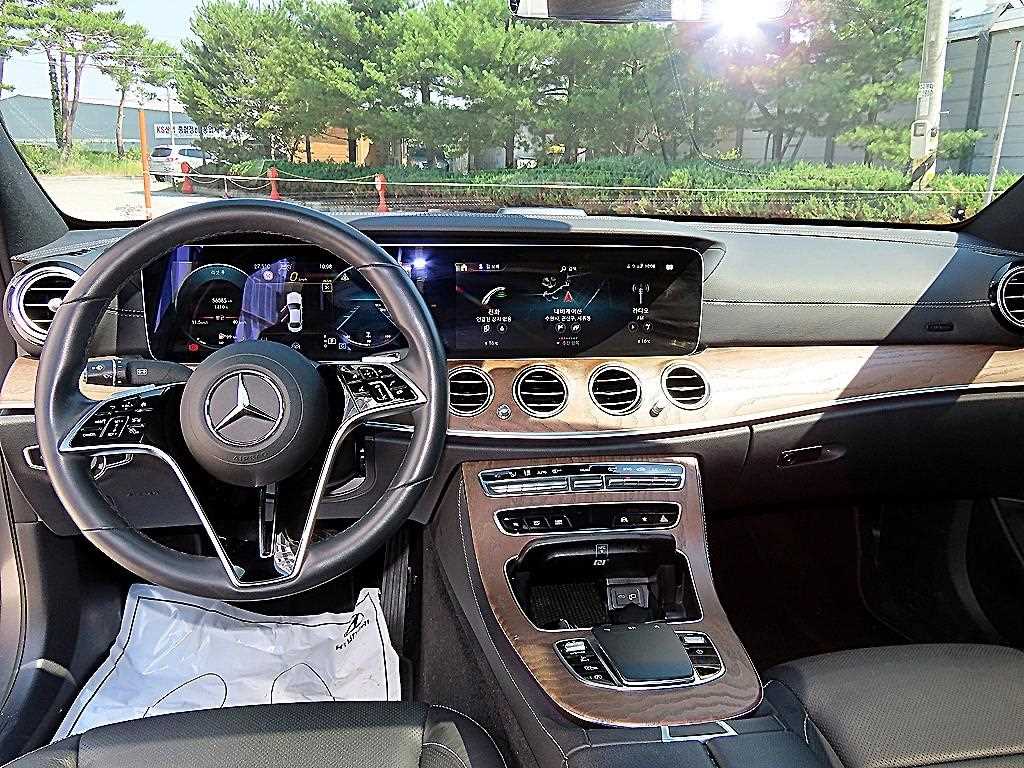 Mercedes Benz E class - Vista 9