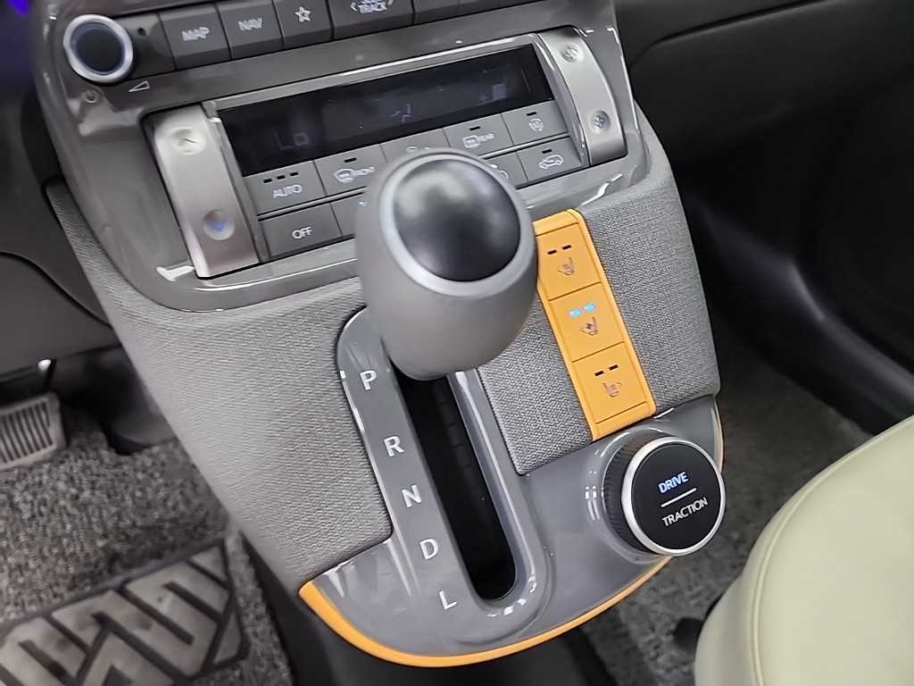 HYUNDAI Casper - Vista 10