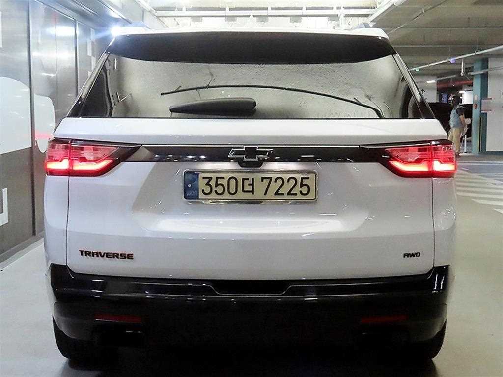 Chevrolet Travers - Vista 7