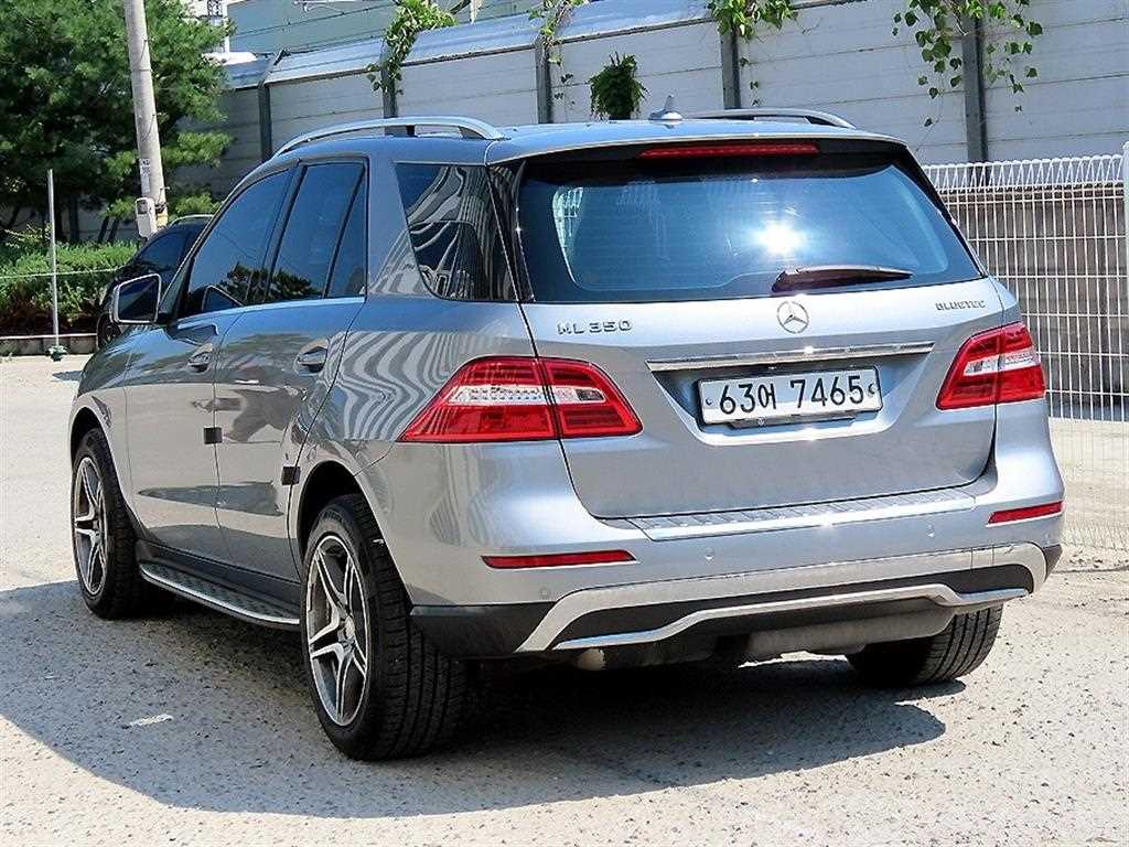 Mercedes Benz M Class - Vista 3