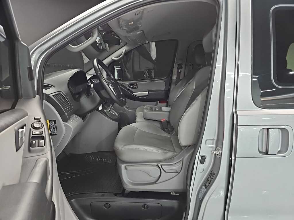 HYUNDAI Starex 2018 Plateado - Importación desde Corea - HF Imports Iquique - Foto 13