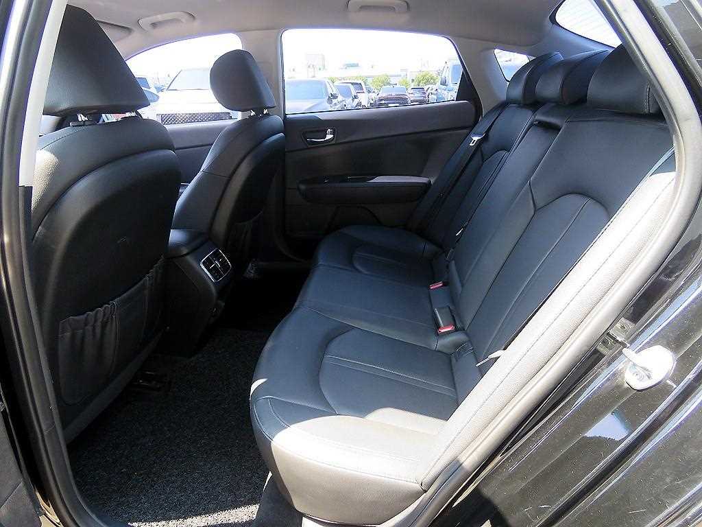 KIA K5 - Vista 8