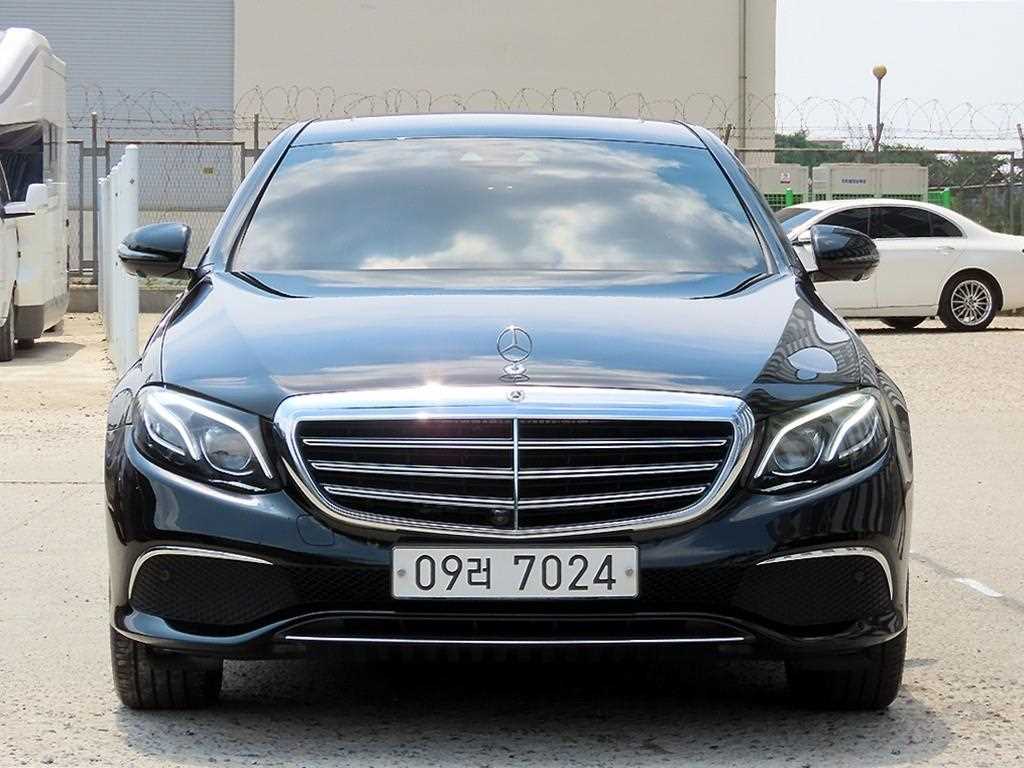 Mercedes Benz E class 2017 Negro - Importación desde Corea - HF Imports Iquique - Foto 1