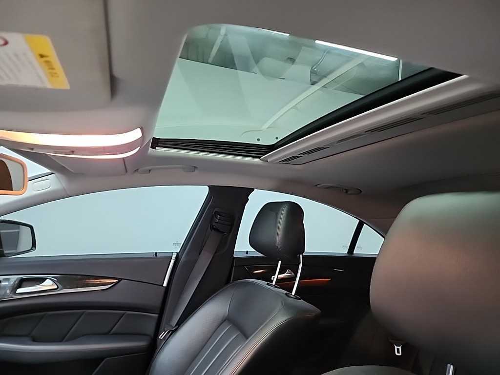 Mercedes Benz CLS Class 2012 Negro - Importación desde Corea - HF Imports Iquique - Foto 17