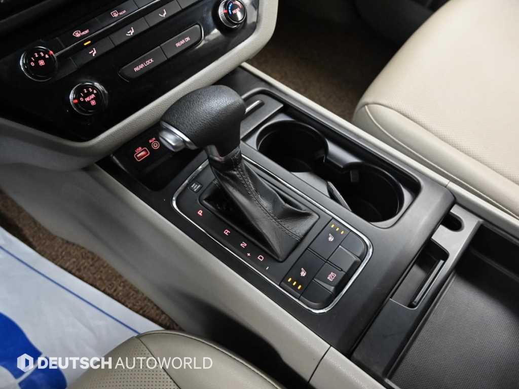 KIA Carnival - Vista 11