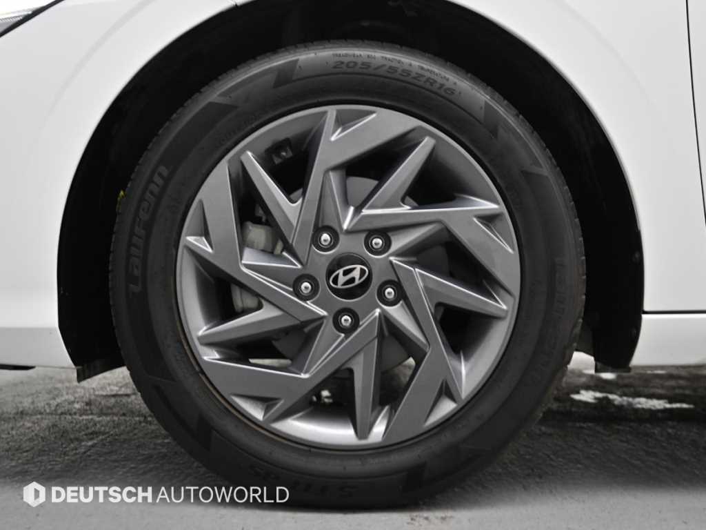 HYUNDAI Avante - Vista 7