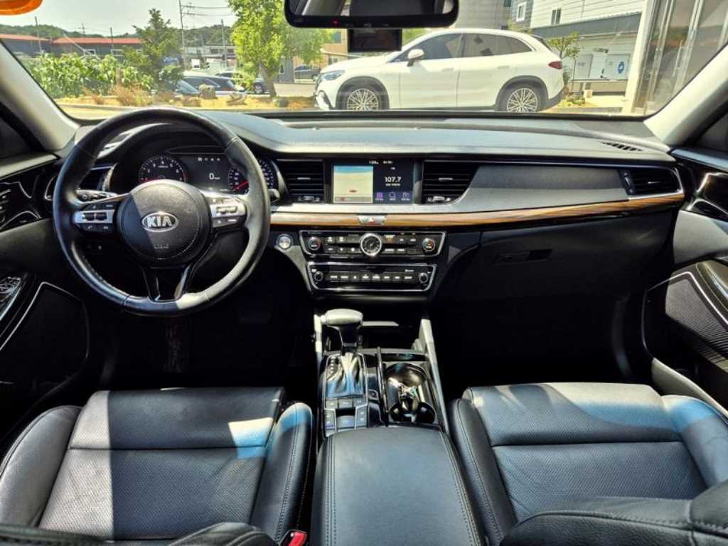 KIA K7 - Vista 10