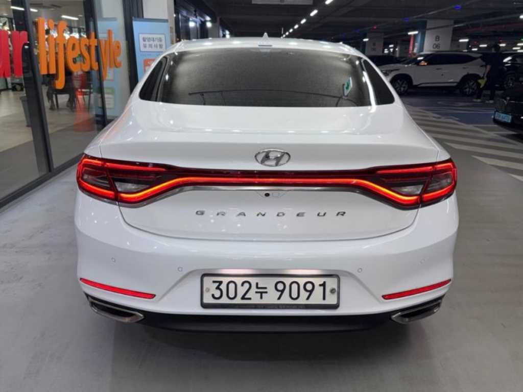 HYUNDAI Grandeur - Vista 7