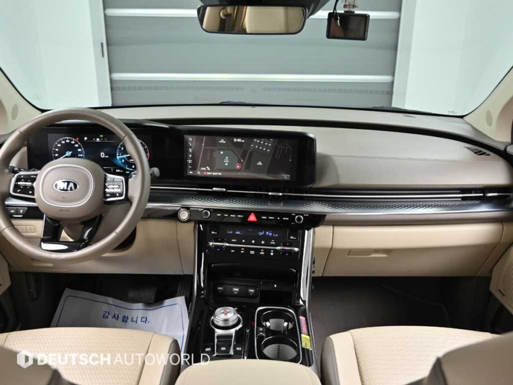 KIA Carnival - Vista 9