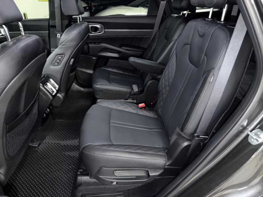 KIA Sorento - Vista 8