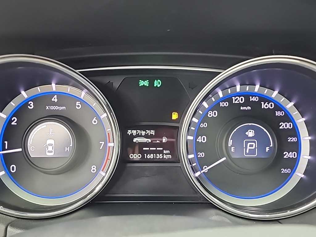 HYUNDAI Sonata - Vista 8