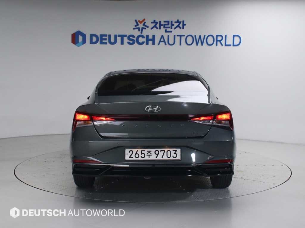 HYUNDAI Avante - Vista 6