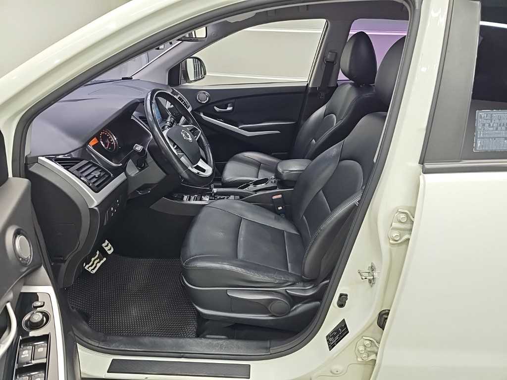Ssangyong Korando 2017 Blanco - Importación desde Corea - HF Imports Iquique - Foto 13