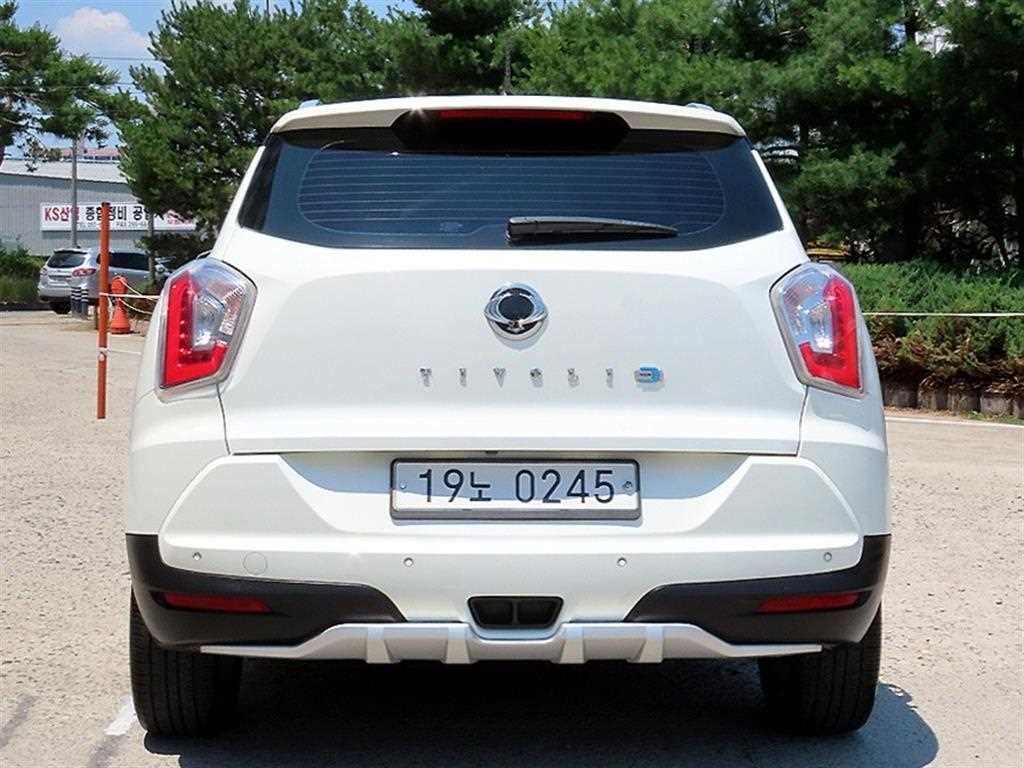 Ssangyong Tivoli - Vista 6