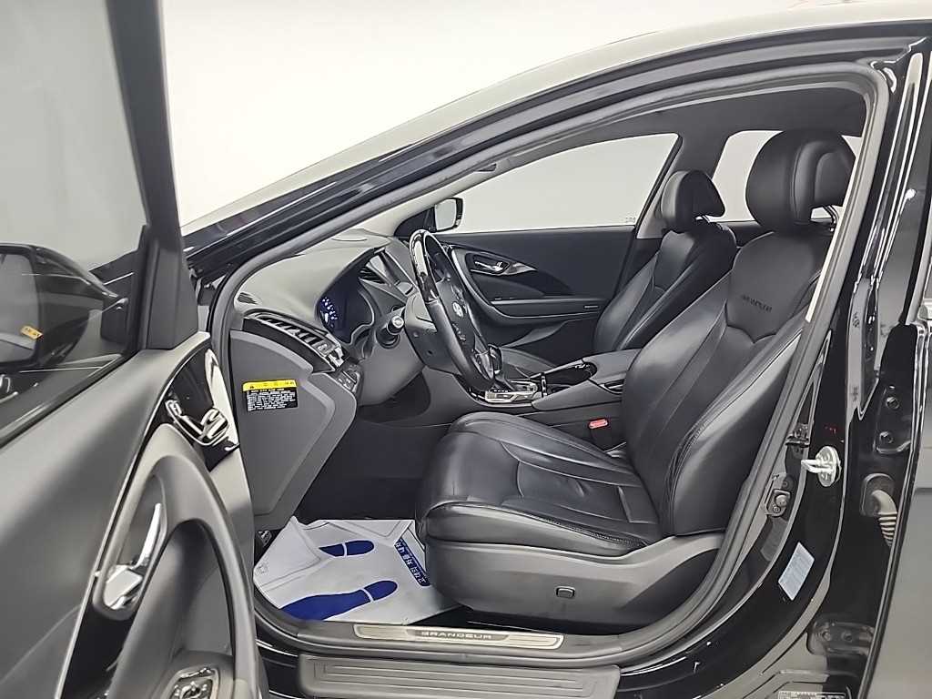 HYUNDAI Grandeur 2012 Negro - Importación desde Corea - HF Imports Iquique - Foto 13