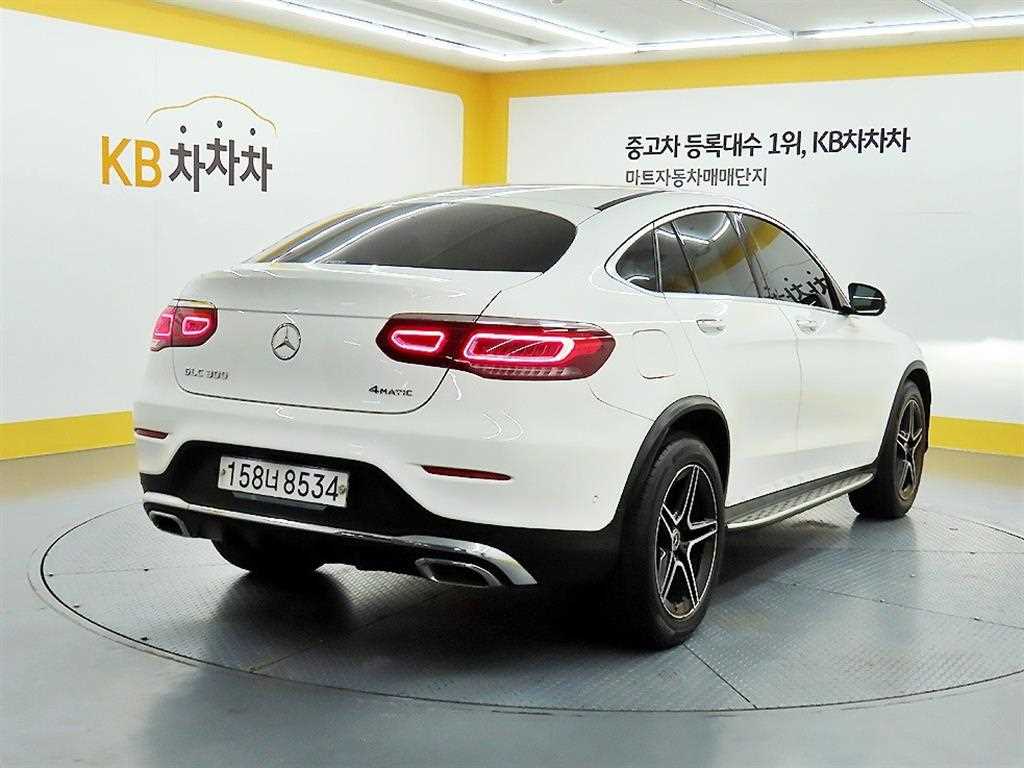 Mercedes Benz GLC Class - Vista 6