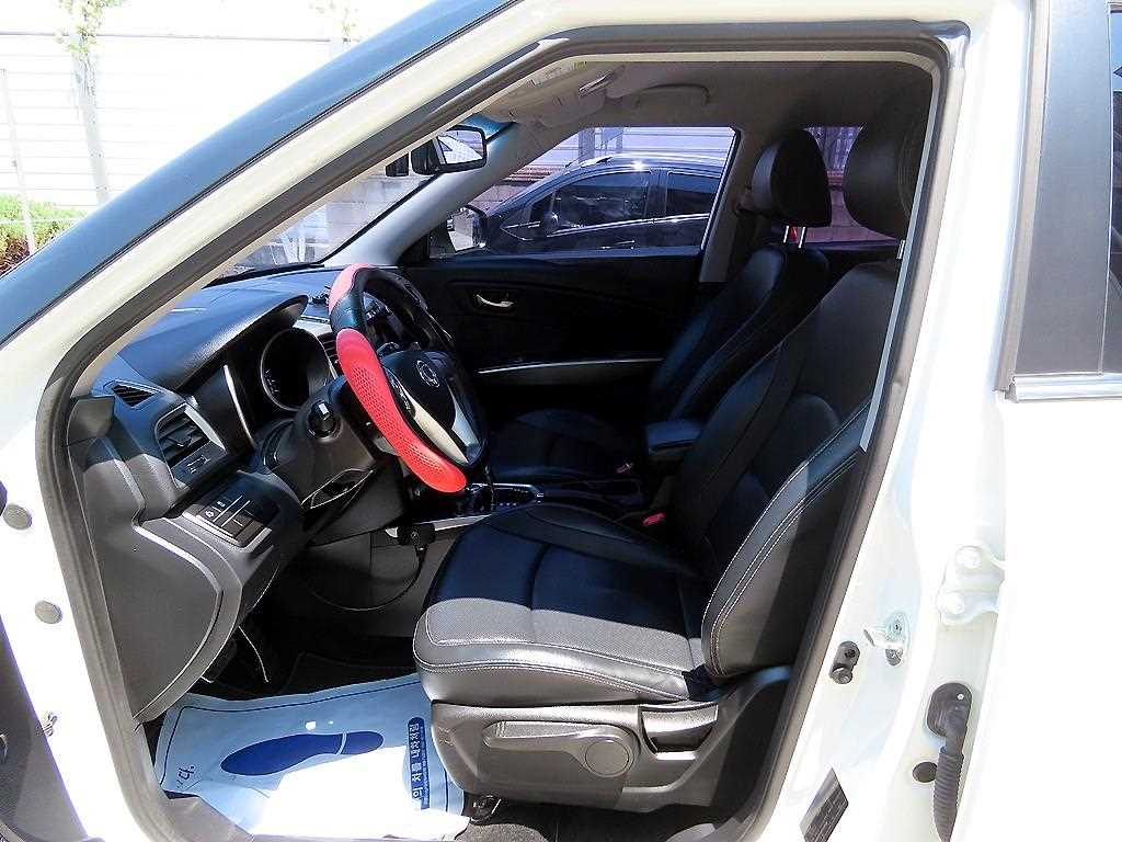 Ssangyong Tivoli - Vista 7