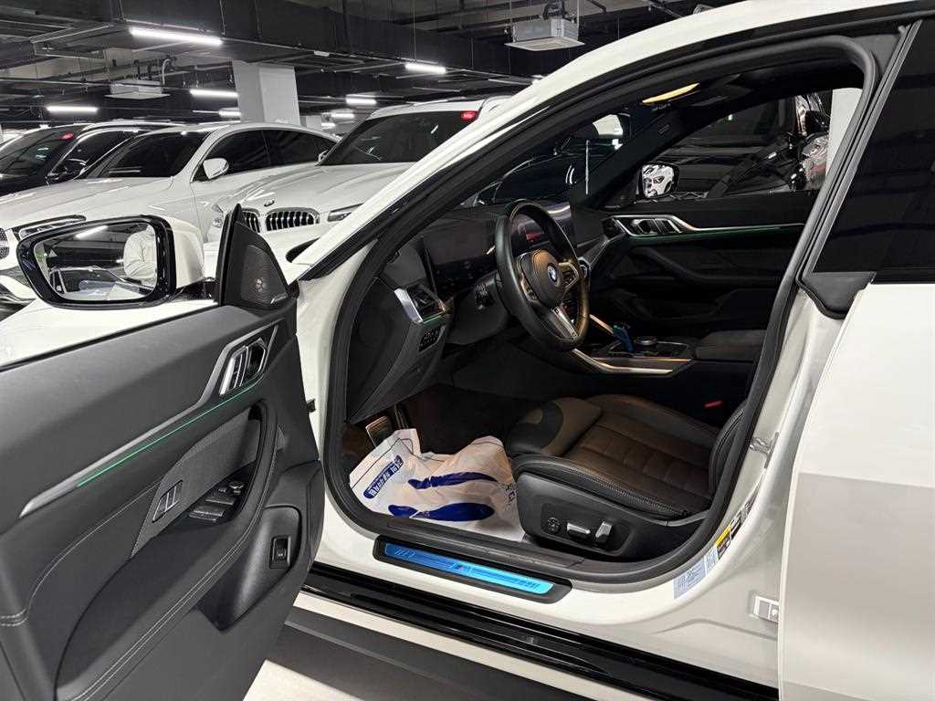BMW i4 - Vista 10
